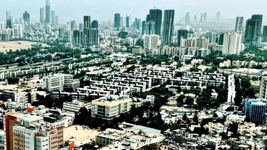 کراچی کی جدید اسکائی لائن، 2025۔