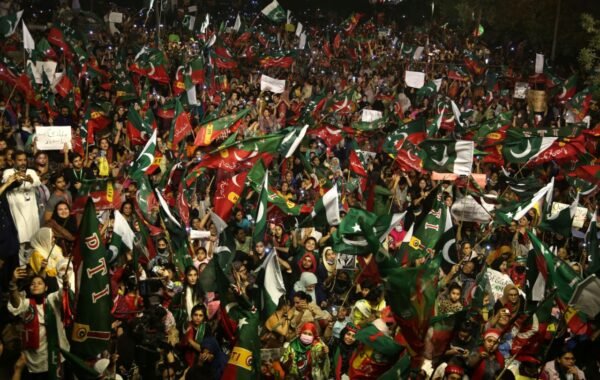 علیمہ خان کی گرفتاری، پی ٹی آئی کے 27 ستمبر کے احتجاج سے پہلے سیاسی کشیدگی میں اضافہ