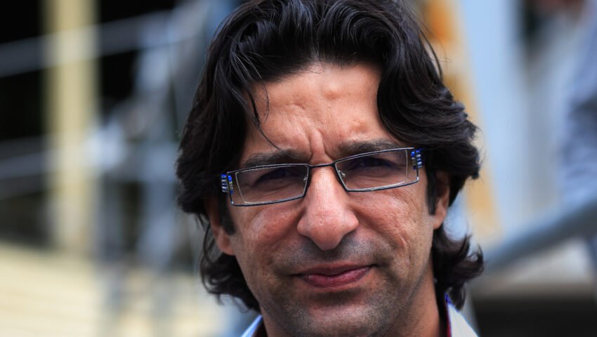 وسیم اکرم — میڈیا رپورٹس کے مطابق ٹی وی ڈرامے میں ڈیبیو کی تیاری میں