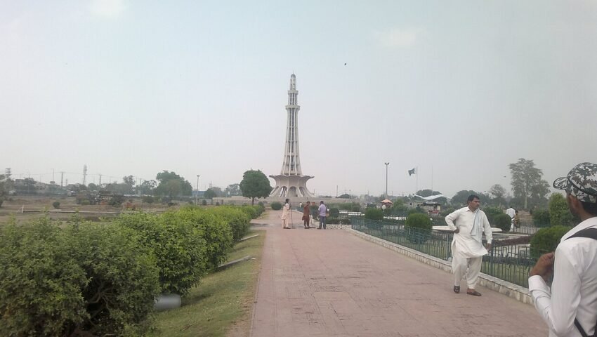 لاہور میں مینار پاکستان کی تصویر