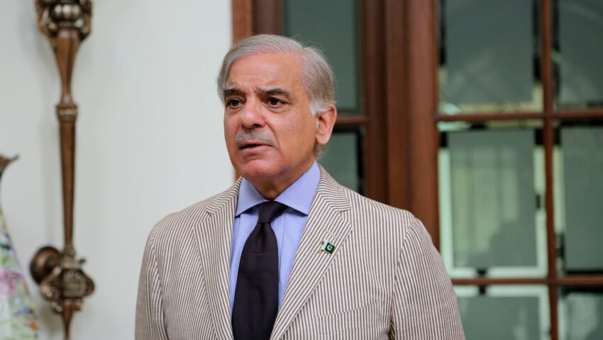وزیراعظم شہباز شریف کی تصویر