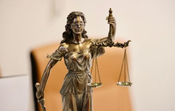سینیٹ کمیٹی نے غیرت کے نام پر قتل کے خلاف سخت سزاؤں کا بل مؤخر کر دیا