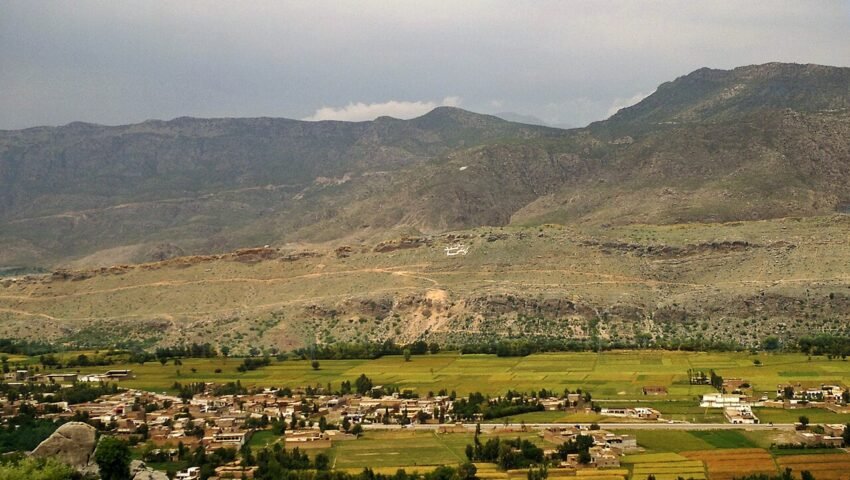 کوہاٹ شہر اور گردونواح کا منظر (فائل تصویر)