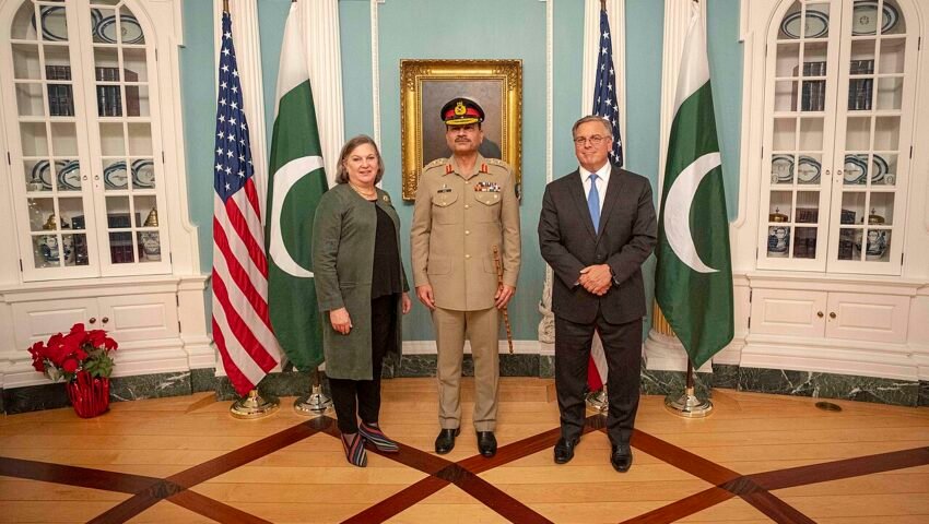فیلڈ مارشل عاصم منیر (امریکی نائب وزیر خارجہ وکٹوریہ نیولینڈ کے ساتھ ملاقات، 2023 — علامتی تصویر)