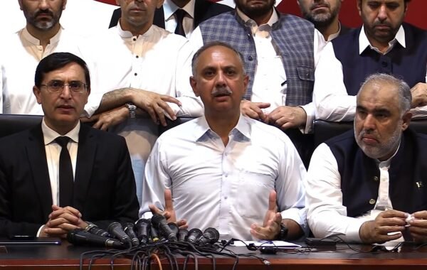پشاور ہائی کورٹ 20 اکتوبر کو خیبر پختونخوا ایمرجنسی کیس سنے گی — پانچ فیصلہ کن قانونی سوالات