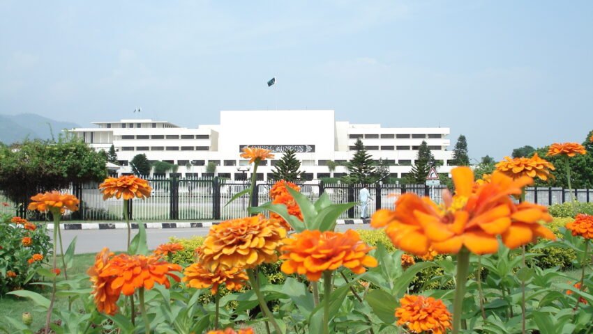 اسلام آباد میں پاکستان کا پارلیمنٹ ہاؤس — حکومت اور پی ٹی آئی کے درمیان مذاکرات کا دوسرا دور یہیں منعقد ہوا تھا