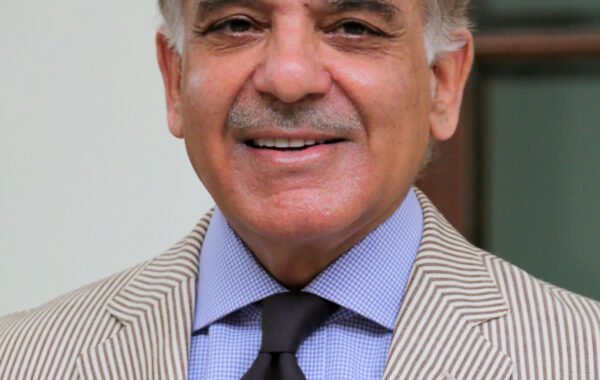 لائیو لانگ مارچ ختم کرو، پھر بات کریں گے: شہباز شریف کی پی ٹی آئی کو مذاکرات کی ایک اور پیشکش