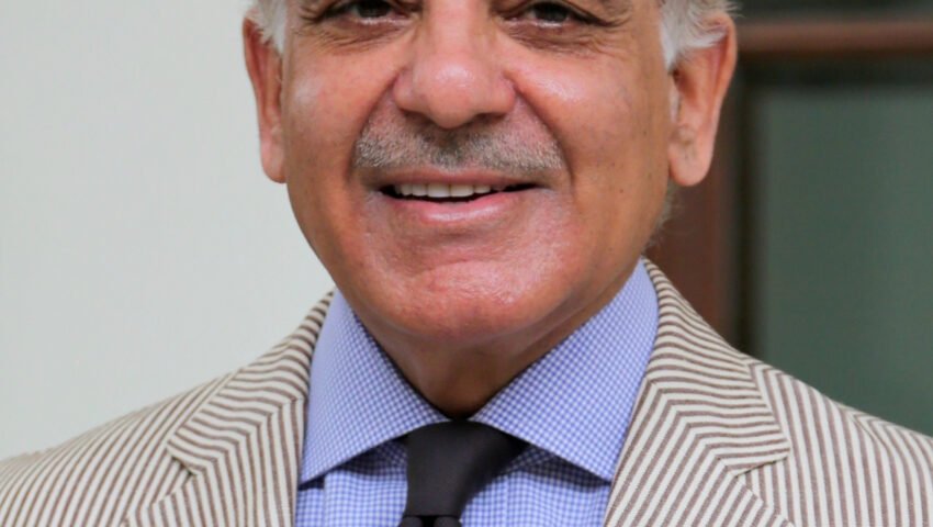 وزیراعظم شہباز شریف کی سرکاری تصویر
